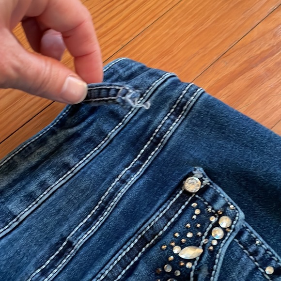 EST. 1946 Contemporary Capri Jeans - Picture 8 of 10